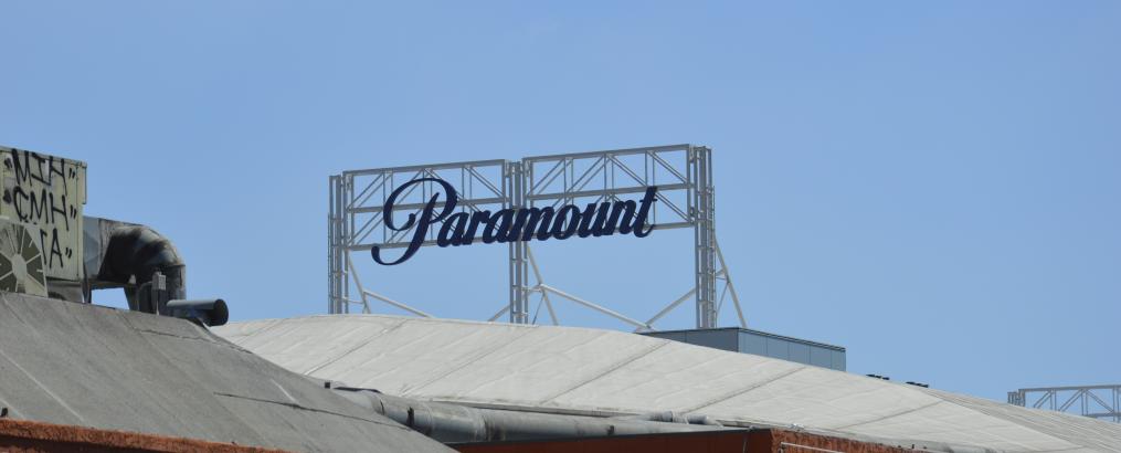 Paramount sign